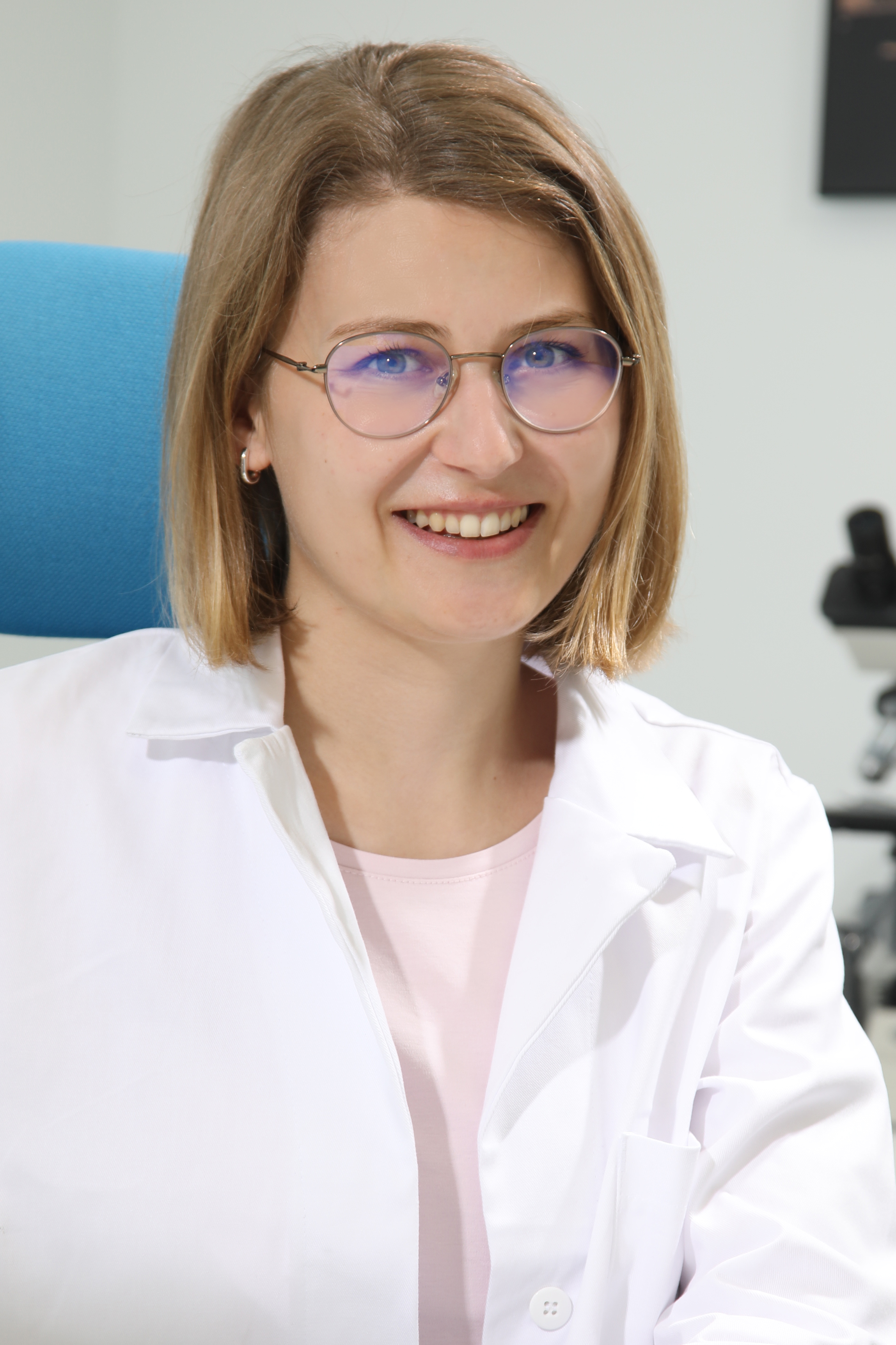 Frau Henrike Aden